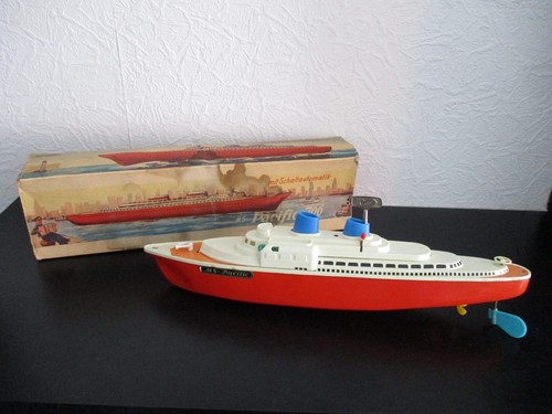 Altes uhrwerk schiff m s - schiff, m.s