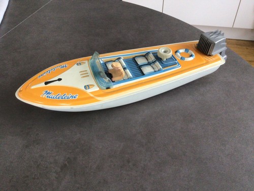 Schnellboot mit der aufschrift - mit,